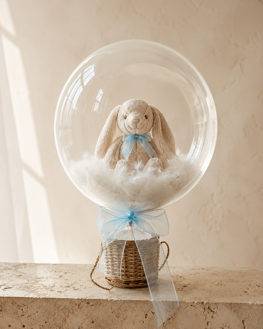 L'Enchantée — Ballon-bulle naissance avec peluche lapin et plumes · Effervéa